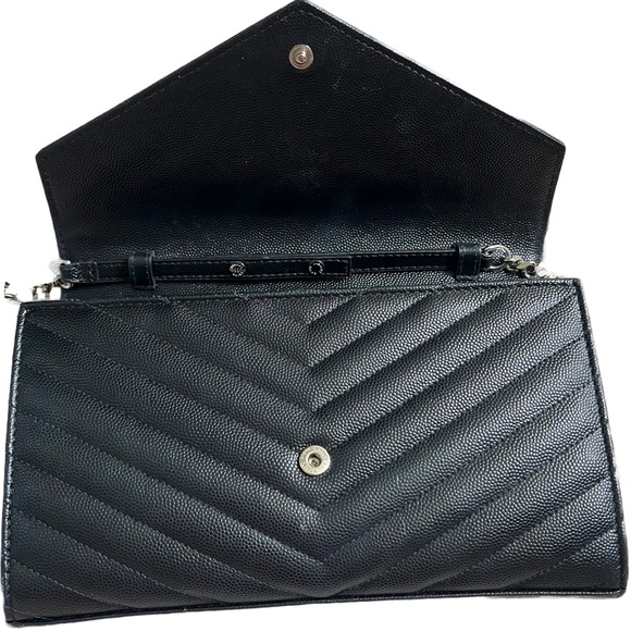 YSL / SAINT LAURENT BLACK CLASSIC CASSANDRE WALLET ON CHAIN IN GRAINED LEATHER - Picture 5 of 16